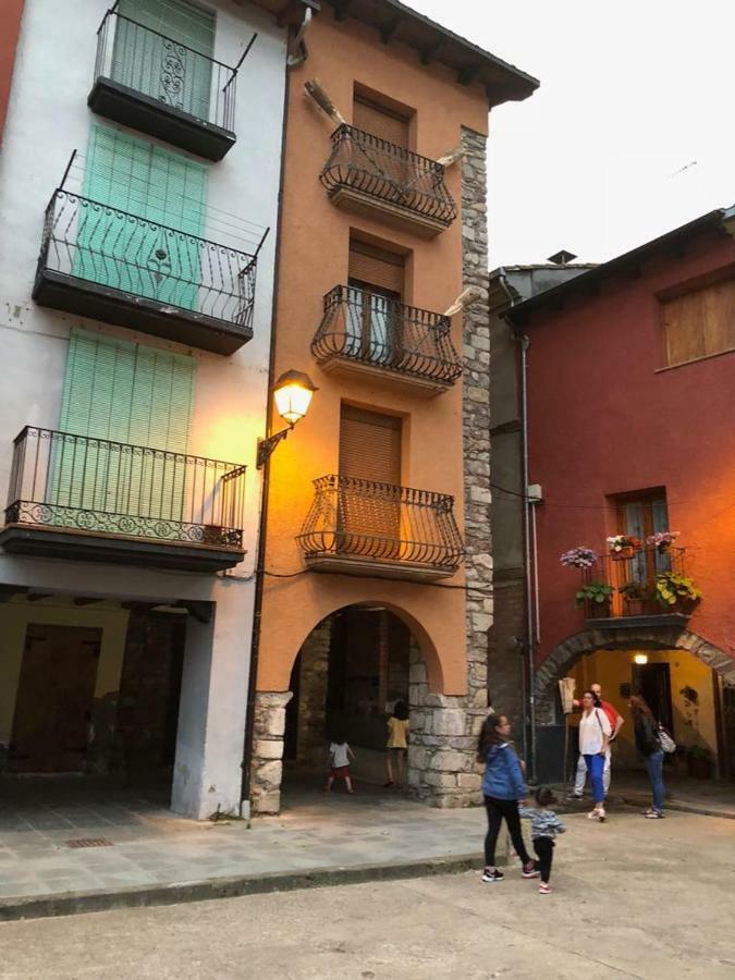 Apartamento Con Encanto El Pont de Suert Ngoại thất bức ảnh